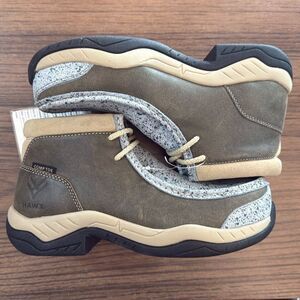 Hawx Women’s Tan and Gray Moccasins